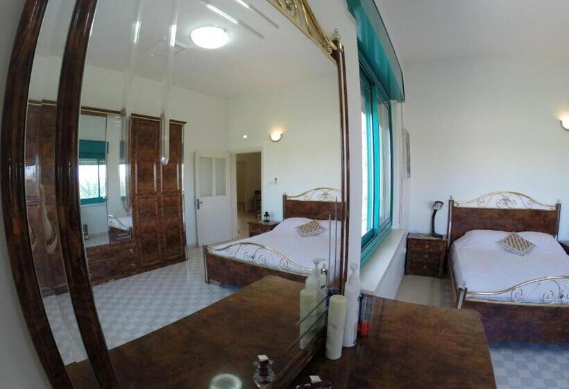 اتاق استاندارد با چشم‌انداز باغ, Auberg Inn Guesthouse