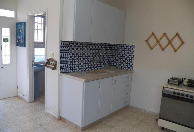 استودیوی استاندارد اینتریور, Auberg Inn Guesthouse