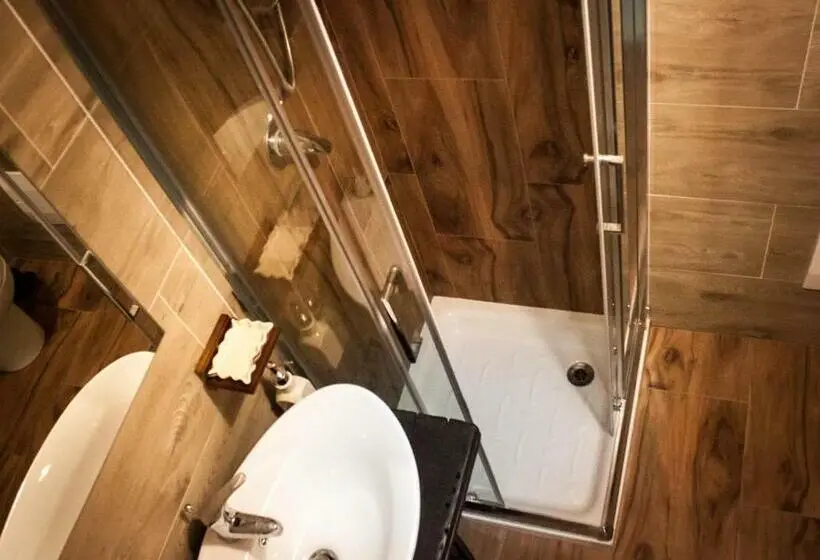 Dört Kişilik Standart Oda, Borgo Sciugolo