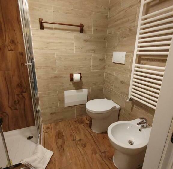 Pokój Czteroosobowy Standard, Borgo Sciugolo