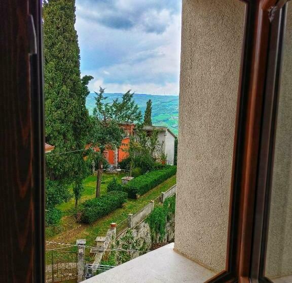 Четырехместный Номер Стандарт, Borgo Sciugolo