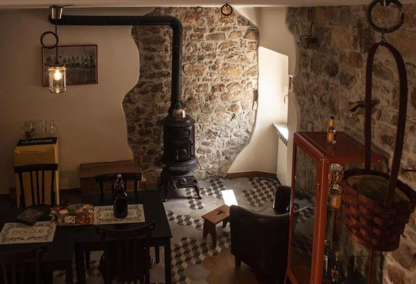 Pokój Czteroosobowy Standard, Borgo Sciugolo