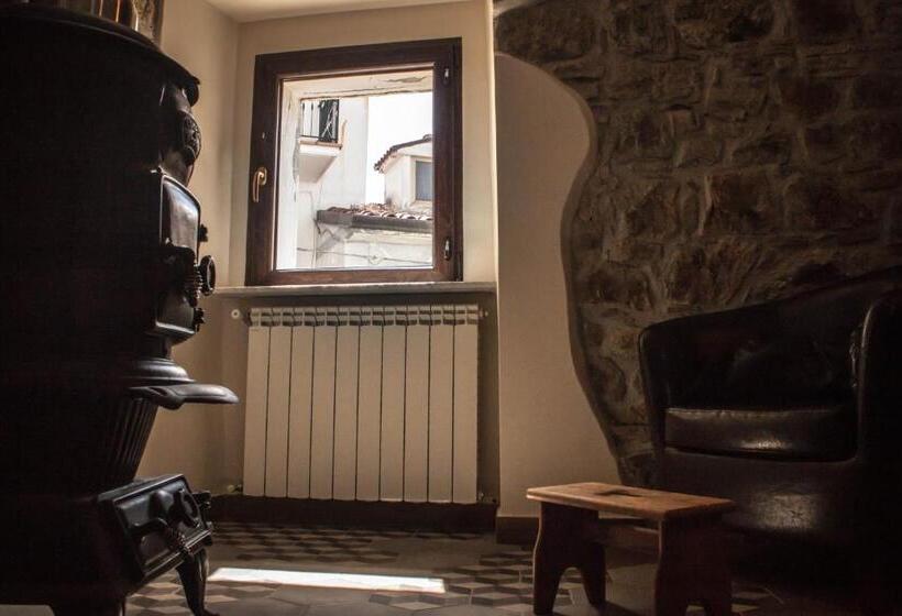 Номер Стандарт Вид на Горы, Borgo Sciugolo