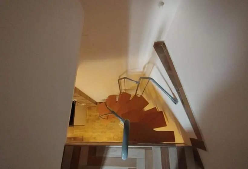 İki Katlı Oda, Borgo Sciugolo