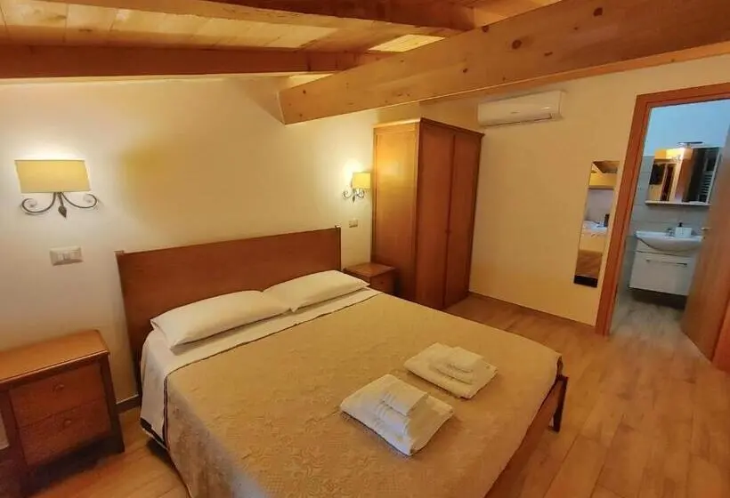 Üç Kişilik Standart Oda, Borgo Sciugolo