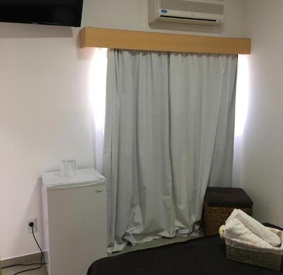 غرفة قياسية ثلاثية, Danae