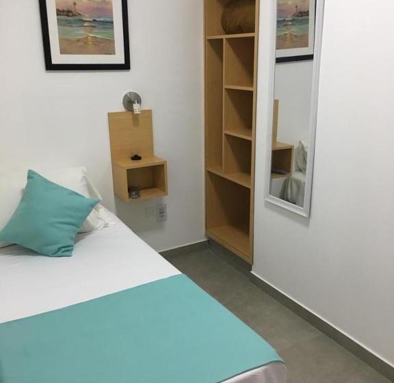 غرفة قياسية ثلاثية, Danae