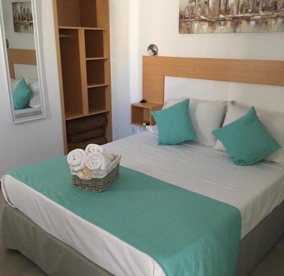 غرفة قياسية رباعية, Danae