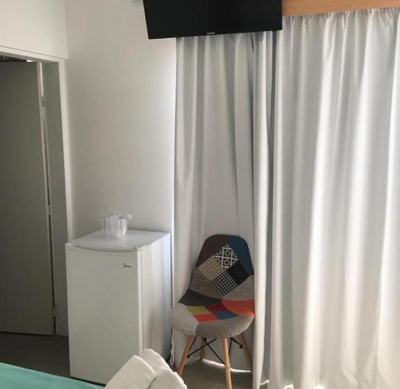 غرفة قياسية فردية, Danae