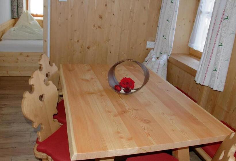 침실 2개 아파트, Hirschenhof