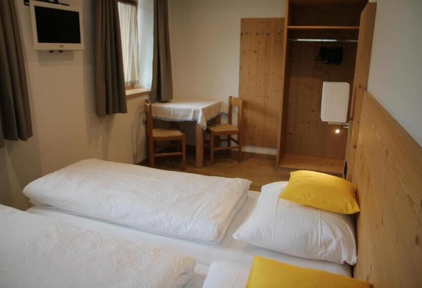 基本间, Ciasa De Lenz