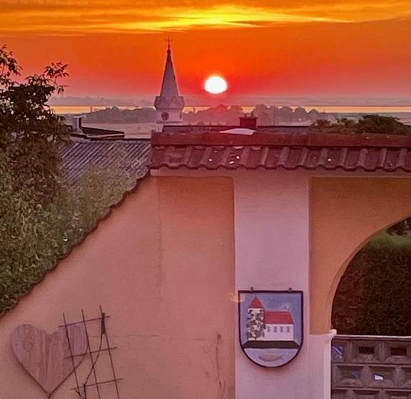 Трехместный Номер Стандарт с Балконом, Haus Martin Schneeberger