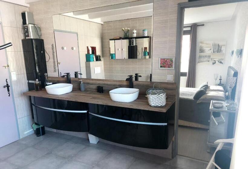 اتاق لوکس, Villa Zaphira