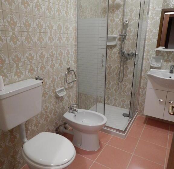 带露台的标准工作室, Residence La Pineta