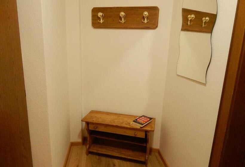 带露台的标准工作室, Residence La Pineta