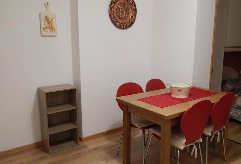 带露台的标准工作室, Residence La Pineta