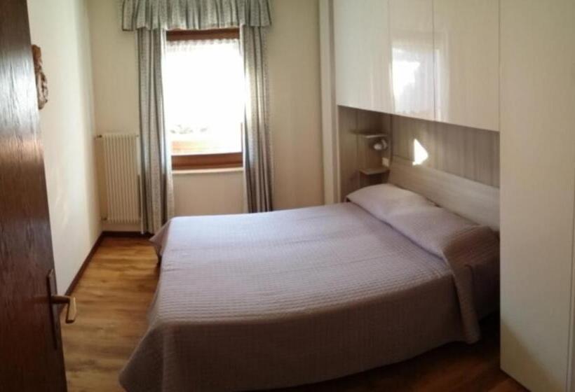 带1个卧室的公寓, Residence La Pineta