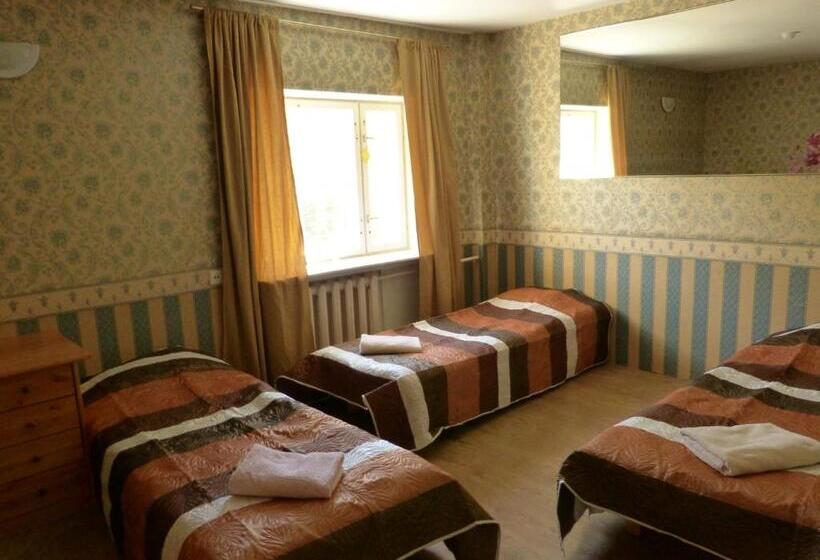 اتاق استاندارد سه نفره, Viva Pirita Hostel