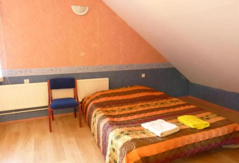 اتاق استاندارد با سرویس بهداشتی مشترک, Viva Pirita Hostel