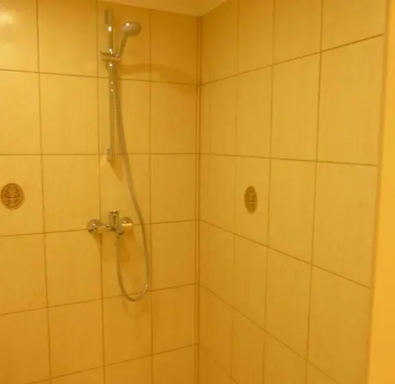 اتاق راحتی سه تخته, Viva Pirita Hostel