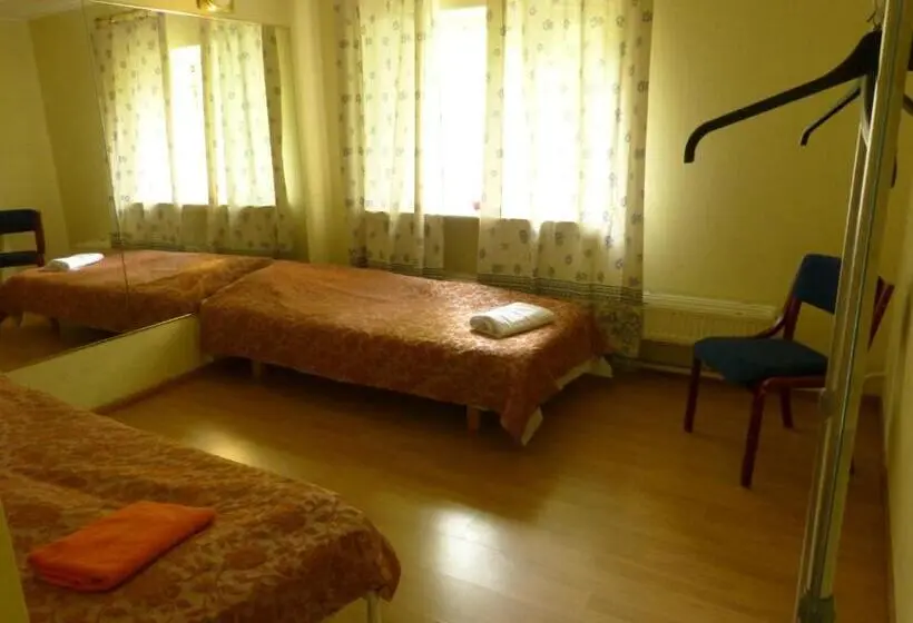 اتاق راحتی سه تخته, Viva Pirita Hostel