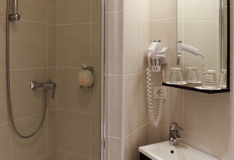 古典房间, Du Dauphin