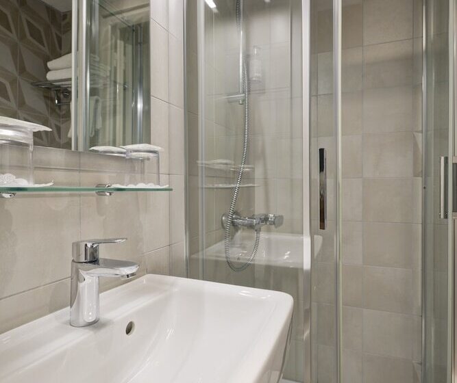 高级大房间, Du Dauphin