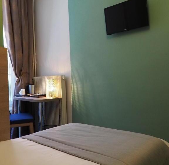 标准单人间, Du Dauphin