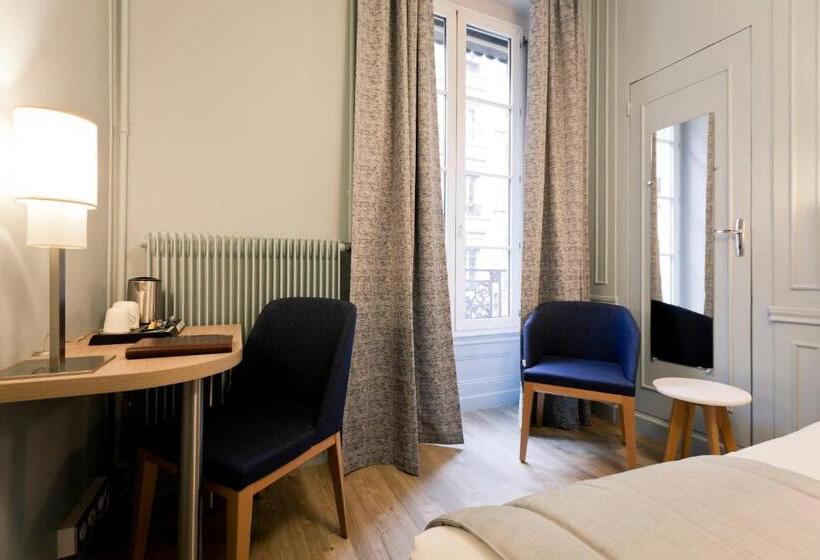 高级大房间, Du Dauphin