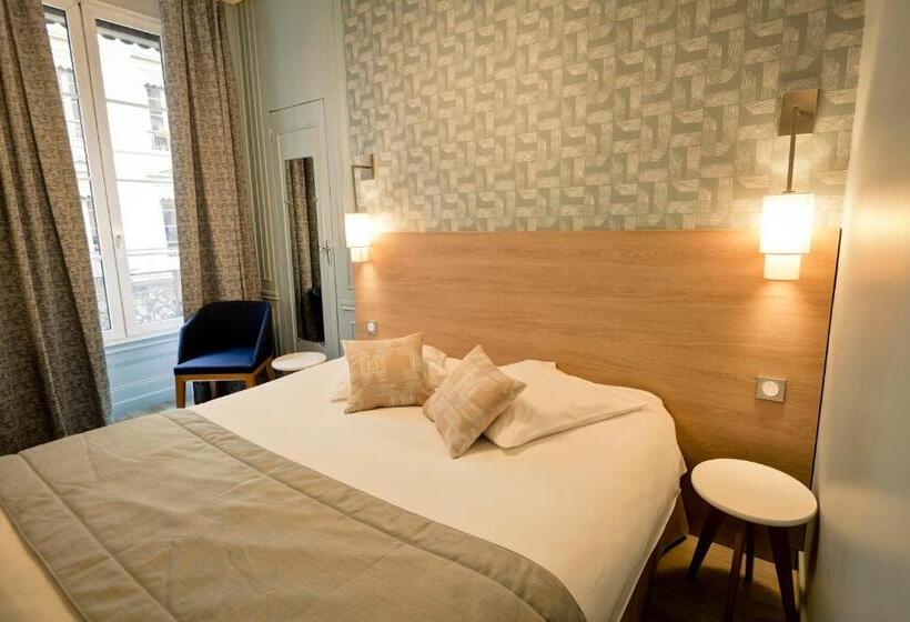 高级大房间, Du Dauphin