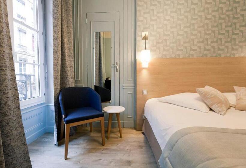 高级大房间, Du Dauphin