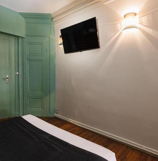 高级大房间, Du Dauphin