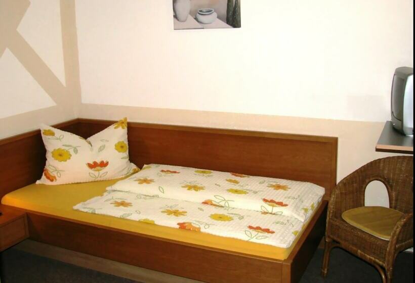 标准单人间, Erzhausener Hof