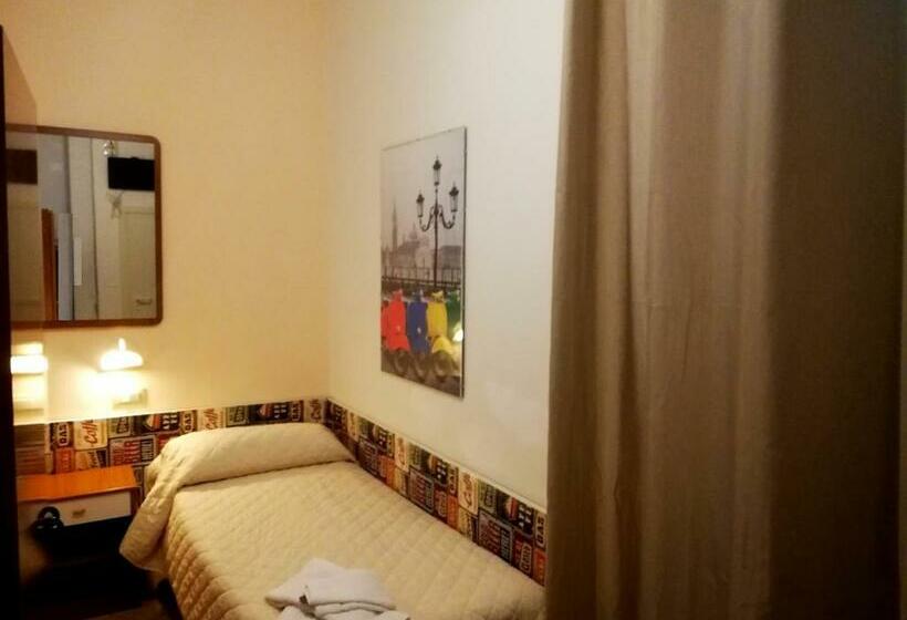 غرفة قياسية فردية, Galles Rimini