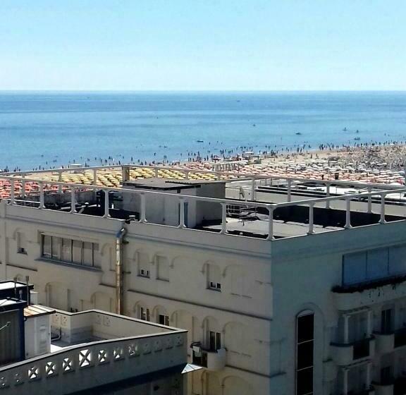 غرفة قياسية ثلاثية, Galles Rimini