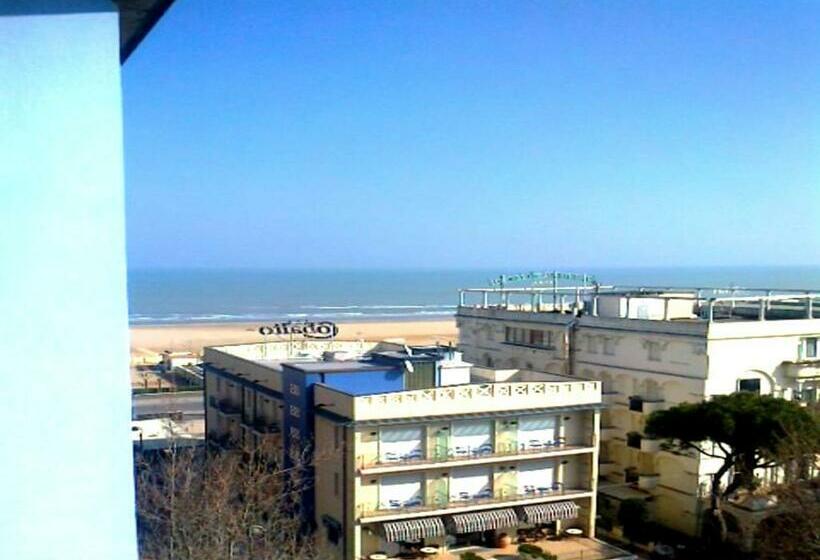 غرفة قياسية ثلاثية, Galles Rimini