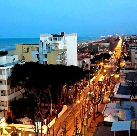 غرفة قياسية فردية, Galles Rimini