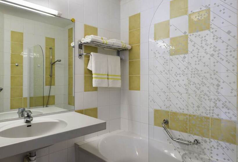 חדר סטנדרט, Greet Hôtel Montbéliard