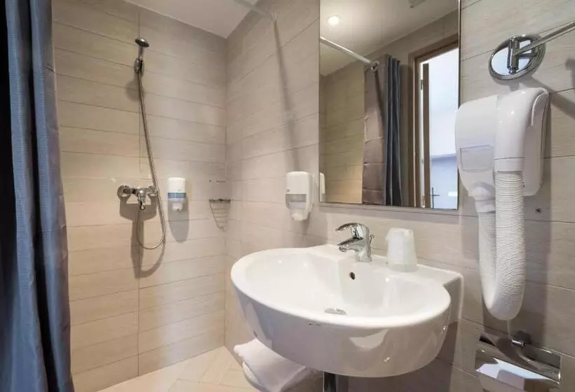 اتاق استاندارد سه نفره, Hôtel Thalassa