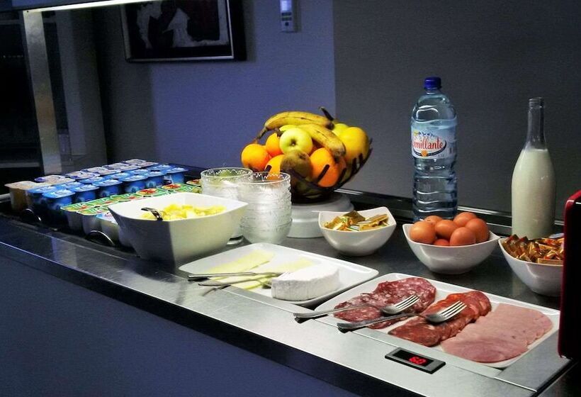 スタンダードルーム, Kyriad Perpignan Sud