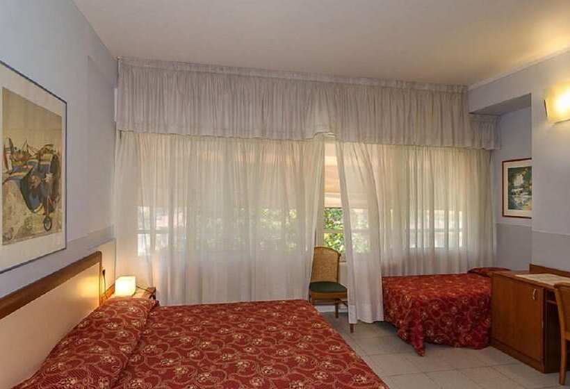 标准三人间, Le Ginestre