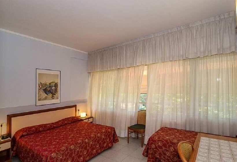 标准三人间, Le Ginestre