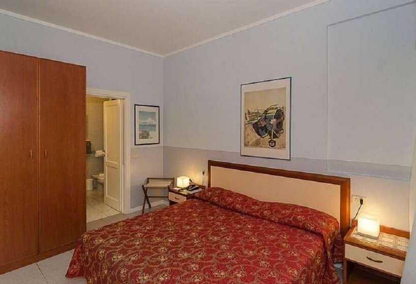 标准三人间, Le Ginestre