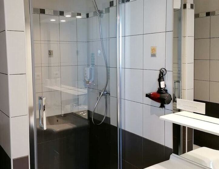 Семейный Номер, Le Petit Baigneur Palavas Plage