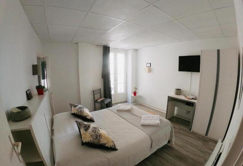 غرفة قياسية, Le Petit Hôtel