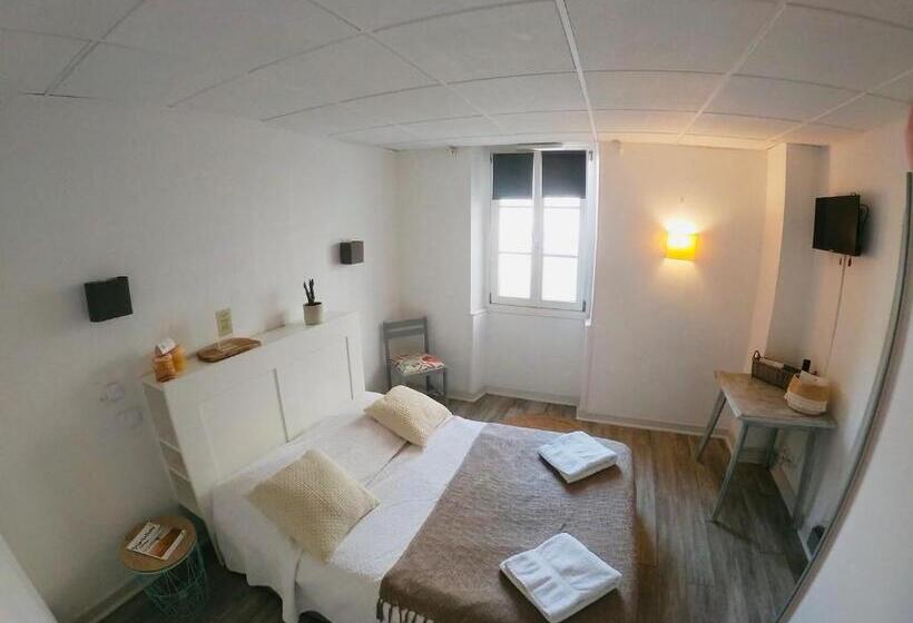 Номер Стандарт, Le Petit Hôtel