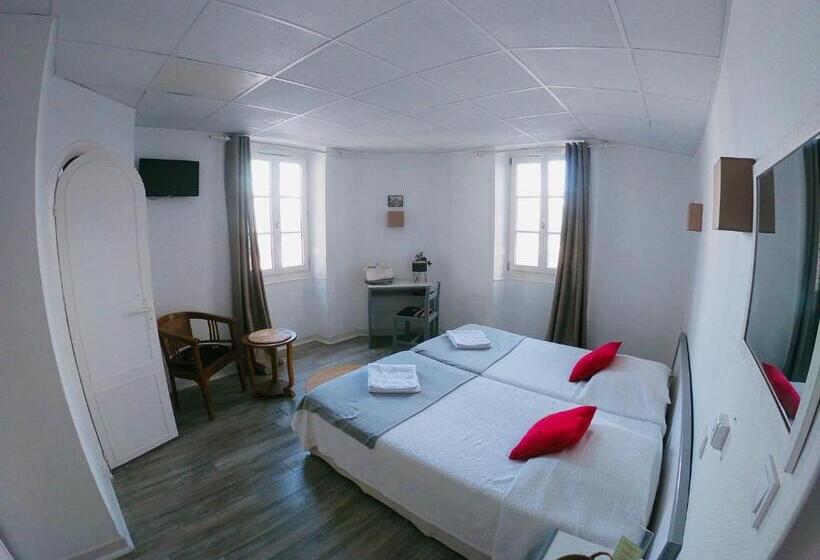 Номер Стандарт, Le Petit Hôtel