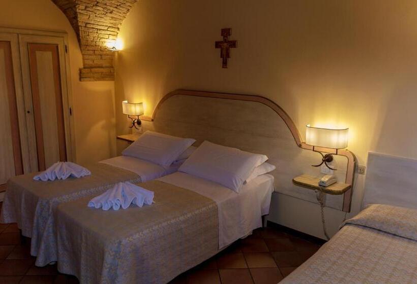 Standard Triple Room, Pax