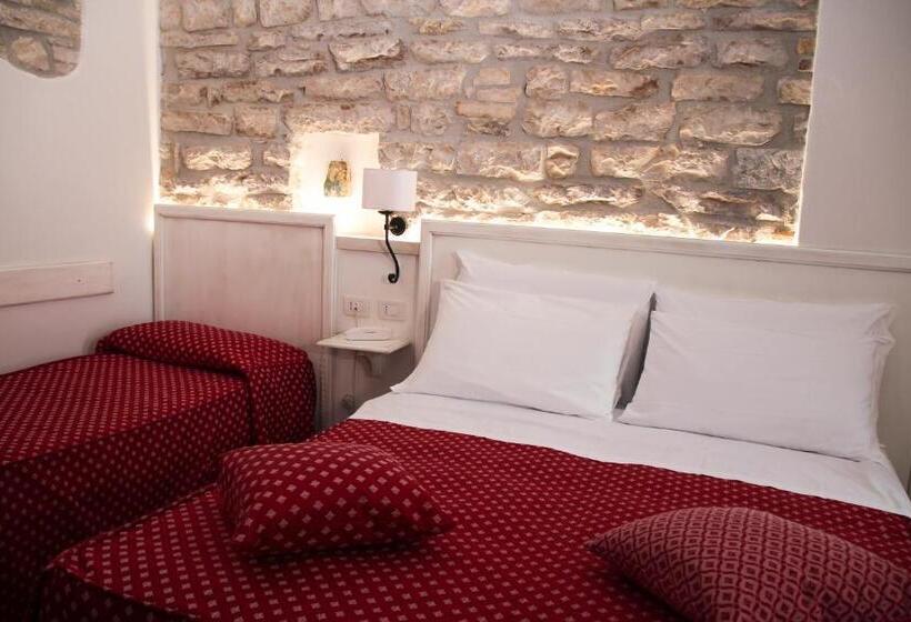 Standard Triple Room, Pax