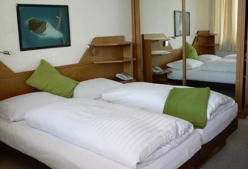 اتاق استاندارد با بالکن, Tennis & Yacht Hotel Velden